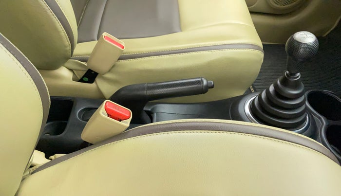 2013 Honda Amaze 1.2L I-VTEC S, Petrol, Manual, 59,372 km, Gear Lever