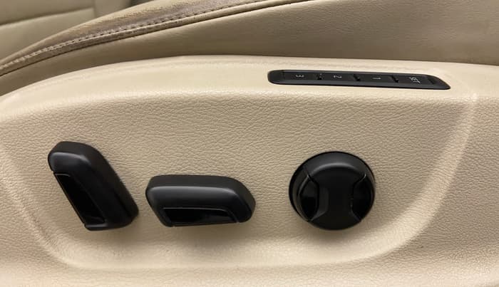 2015 Skoda Octavia ELEGANCE 2.0 TDI CR AT, Diesel, Automatic, 81,465 km, Driver Side Adjustment Panel