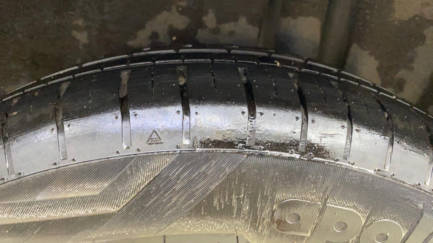 2014 Maruti Ciaz VXI, CNG, Manual, 55,405 km, Left Rear Tyre Tread