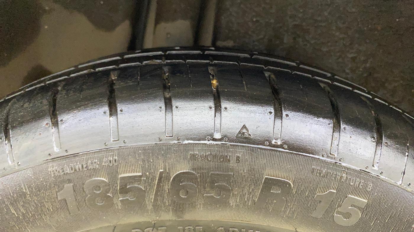 2014 Maruti Ciaz VXI, CNG, Manual, 55,405 km, Right Rear Tyre Tread