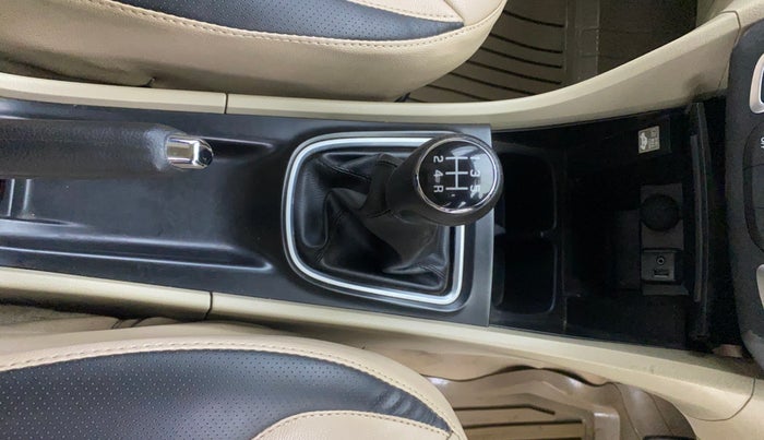 2014 Maruti Ciaz VXI, CNG, Manual, 55,405 km, Gear Lever