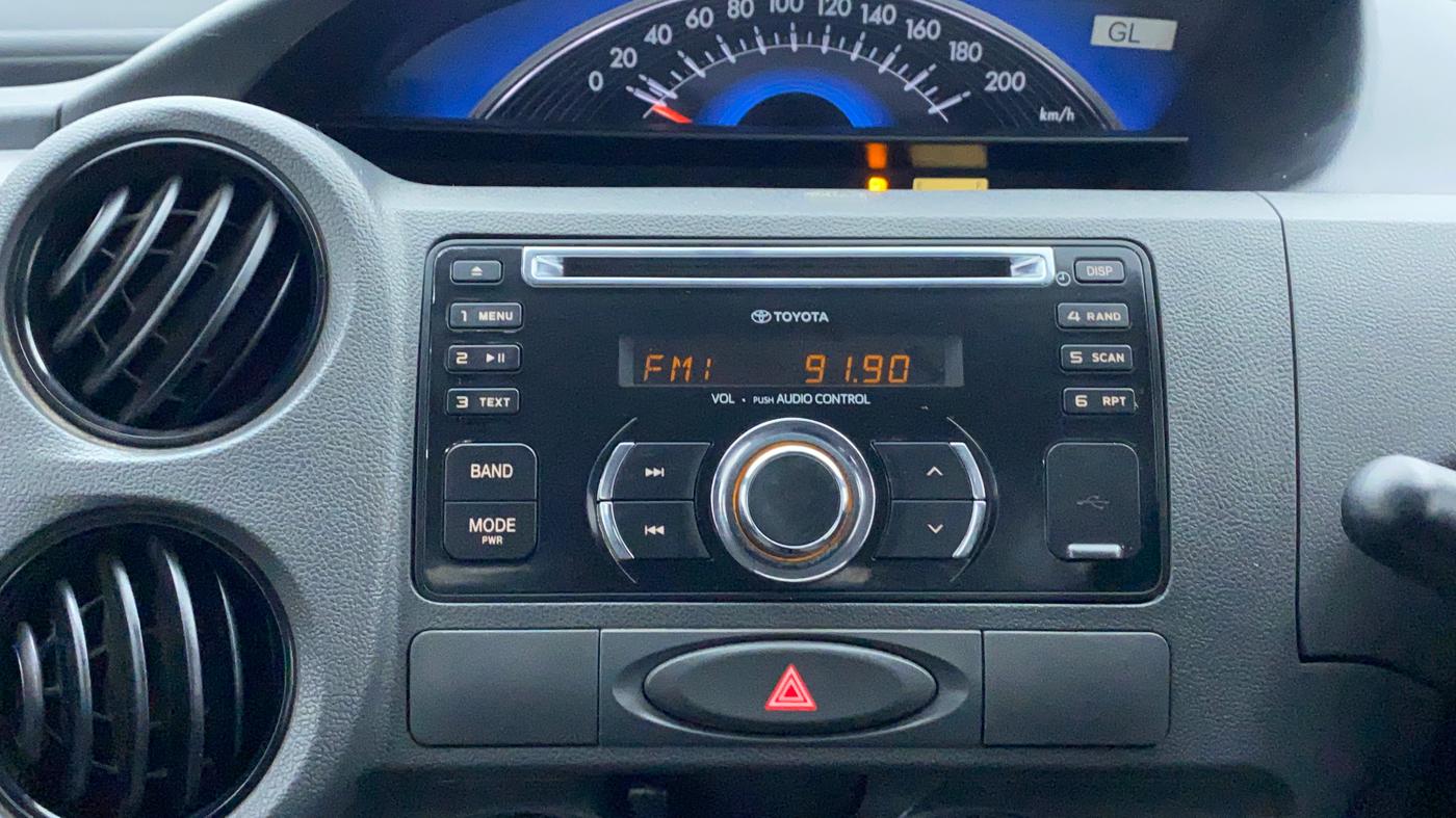 2013 Toyota Etios Liva G, Petrol, Manual, 49,940 km, Infotainment System