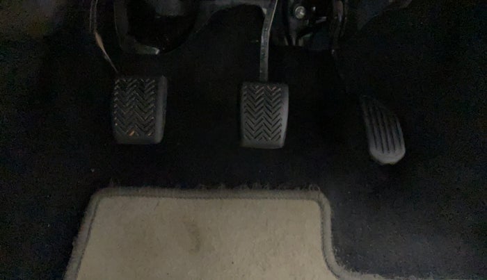 2013 Toyota Etios Liva G, Petrol, Manual, 49,940 km, Pedals