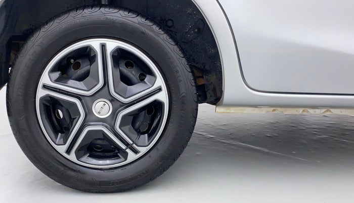 2013 Toyota Etios Liva G, Petrol, Manual, 49,940 km, Right Rear Wheel