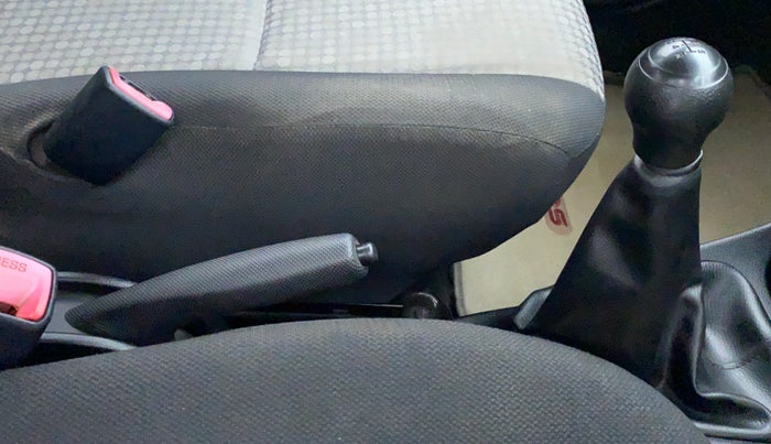 2013 Toyota Etios Liva G, Petrol, Manual, 49,940 km, Gear Lever