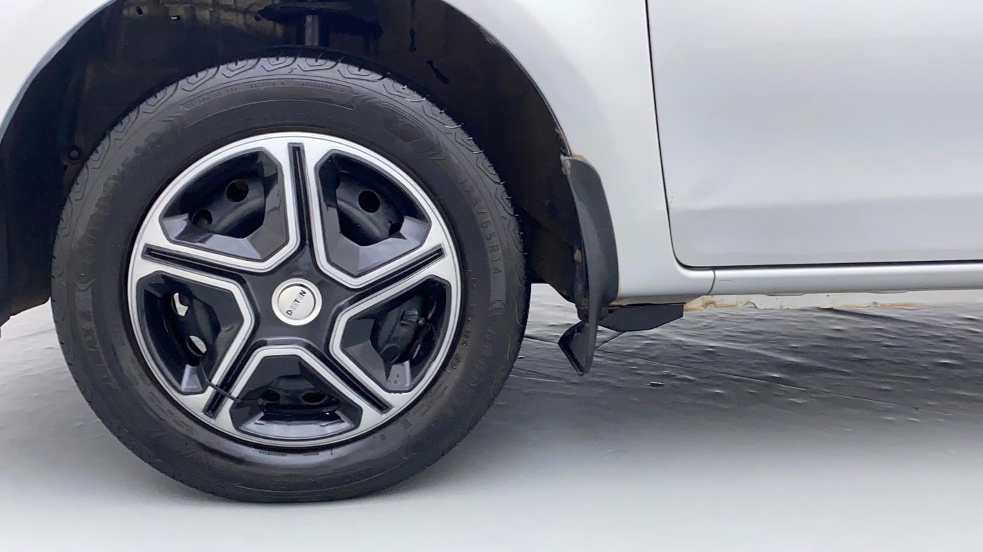 2013 Toyota Etios Liva G, Petrol, Manual, 49,940 km, Left Front Wheel