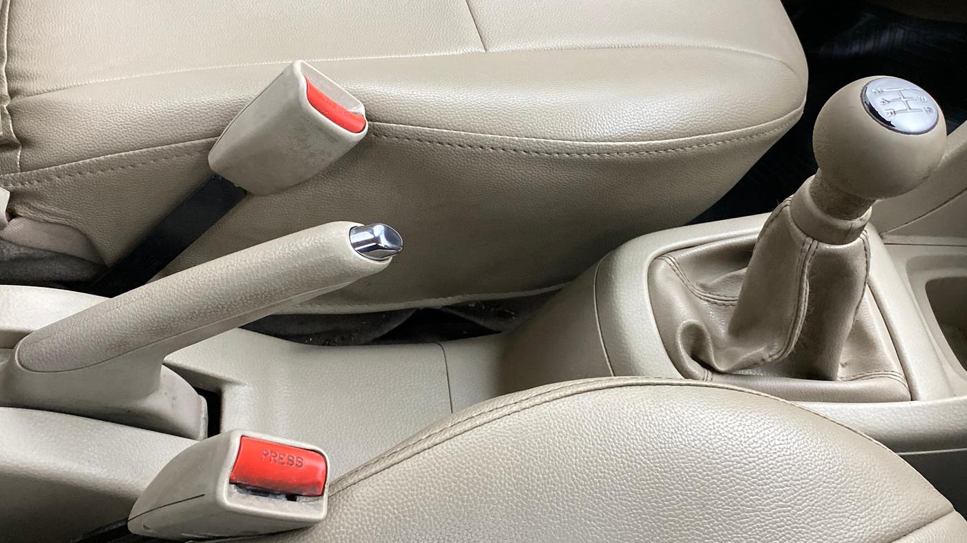 2017 Maruti Ertiga VDI SHVS, Diesel, Manual, 77,833 km, Gear Lever