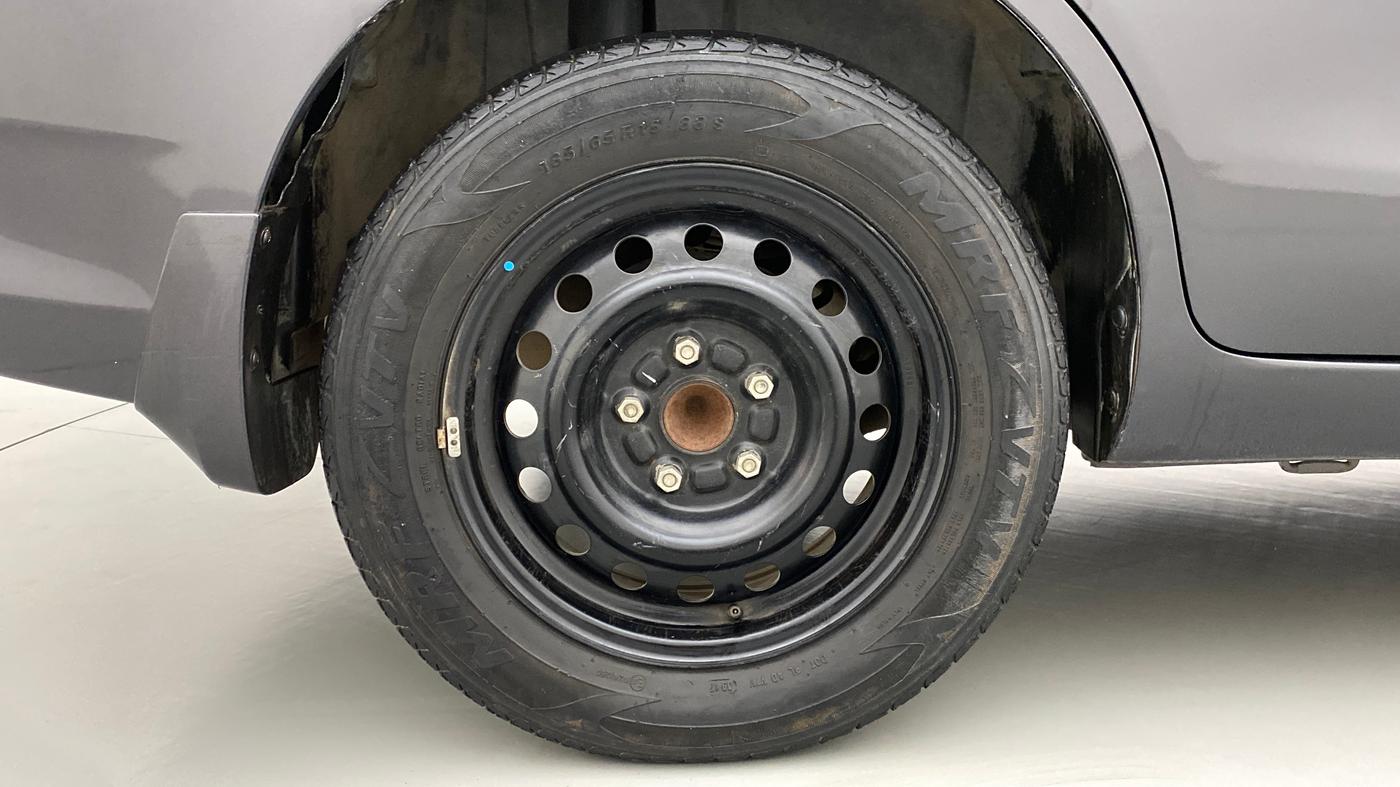 2017 Maruti Ertiga VDI SHVS, Diesel, Manual, 77,833 km, Right Rear Wheel