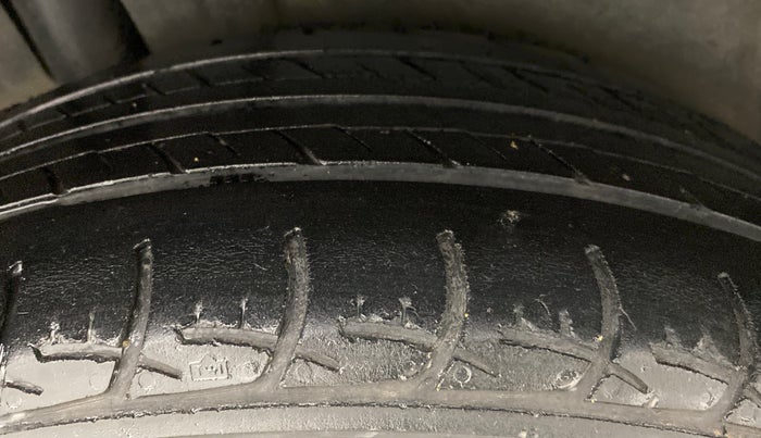 2017 Maruti Ertiga VDI SHVS, Diesel, Manual, 77,833 km, Right Rear Tyre Tread