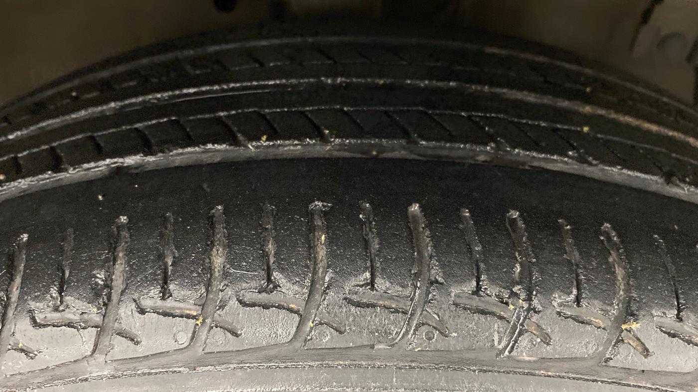 2017 Maruti Ertiga VDI SHVS, Diesel, Manual, 77,833 km, Right Front Tyre Tread