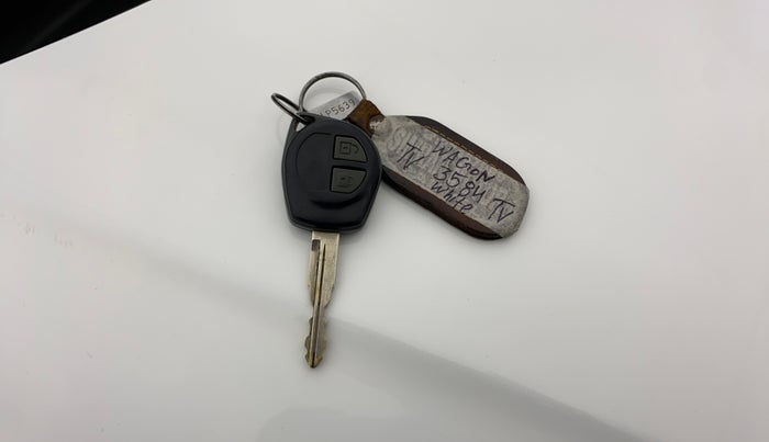 2015 Maruti Wagon R 1.0 VXI AMT, Petrol, Automatic, 49,527 km, Key Close Up