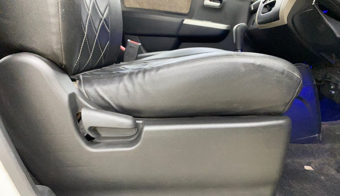 2015 Maruti Wagon R 1.0 VXI AMT, Petrol, Automatic, 49,527 km, Driver Side Adjustment Panel