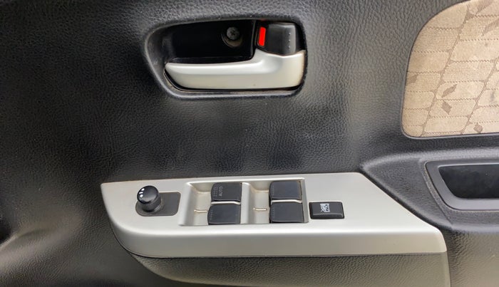 2015 Maruti Wagon R 1.0 VXI AMT, Petrol, Automatic, 49,527 km, Driver Side Door Panels Control