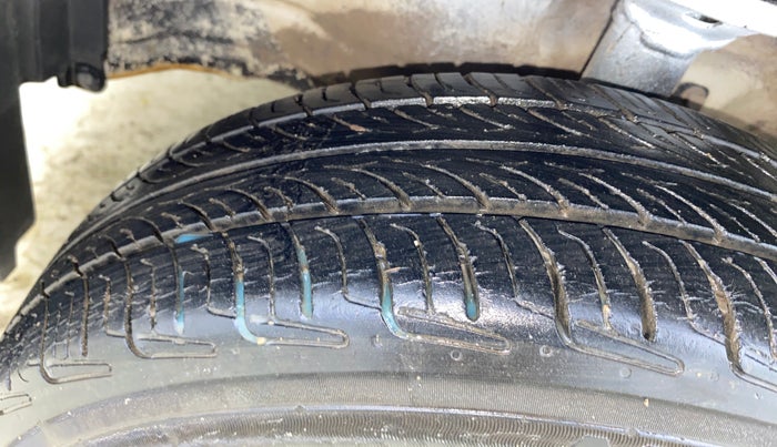 2015 Maruti Wagon R 1.0 VXI AMT, Petrol, Automatic, 49,527 km, Left Front Tyre Tread