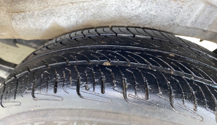 2015 Maruti Wagon R 1.0 VXI AMT, Petrol, Automatic, 49,527 km, Left Rear Tyre Tread