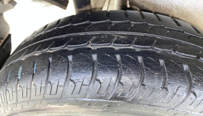 2015 Maruti Wagon R 1.0 VXI AMT, Petrol, Automatic, 49,527 km, Right Rear Tyre Tread