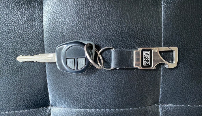 2013 Maruti Swift Dzire VXI 1.2 BS IV, Petrol, Manual, 58,325 km, Key Close Up