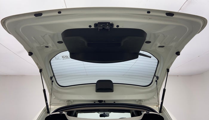 2020 Renault Duster RXZ, Petrol, Manual, 17,704 km, Boot Door Open