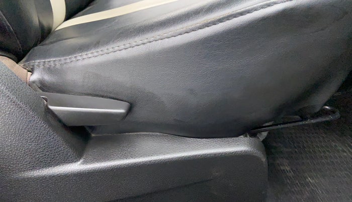 2020 Renault Duster RXZ, Petrol, Manual, 17,704 km, Driver Side Adjustment Panel