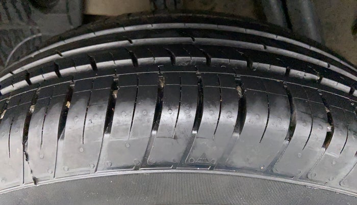 2020 Renault Duster RXZ, Petrol, Manual, 17,704 km, Right Rear Tyre Tread