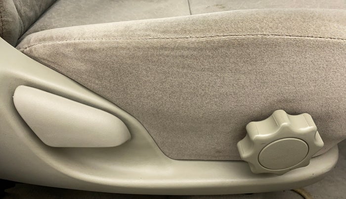 2013 Toyota Corolla Altis D 4D G, Diesel, Manual, 37,277 km, Driver Side Adjustment Panel