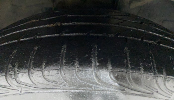 2013 Toyota Corolla Altis D 4D G, Diesel, Manual, 37,277 km, Right Front Tyre Tread