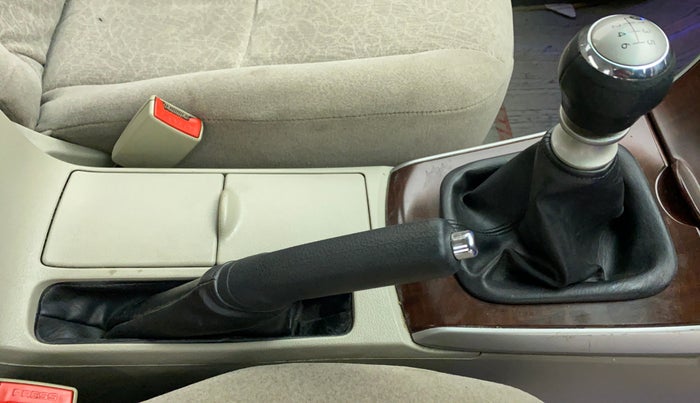 2013 Toyota Corolla Altis D 4D G, Diesel, Manual, 37,277 km, Gear Lever