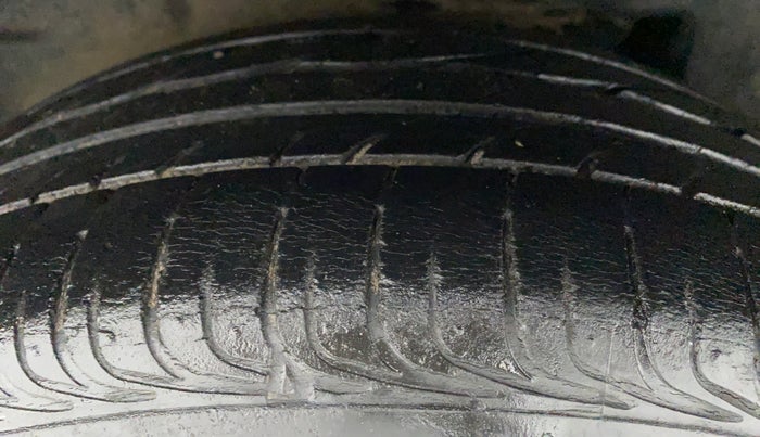 2013 Toyota Corolla Altis D 4D G, Diesel, Manual, 37,277 km, Right Rear Tyre Tread