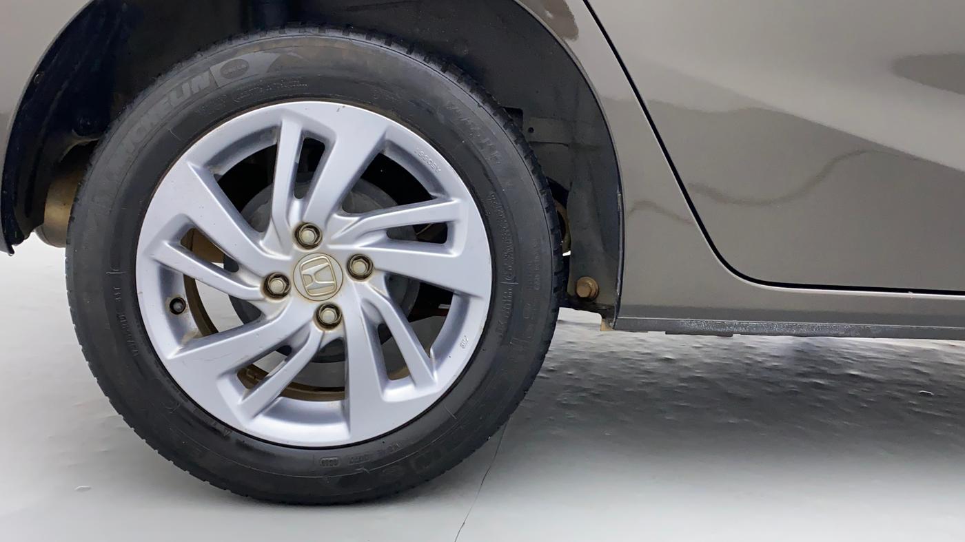 2018 Honda Jazz 1.2 V MT, Petrol, Manual, 17,785 km, Right Rear Wheel