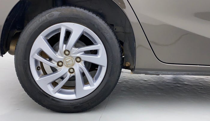 2018 Honda Jazz 1.2 V MT, Petrol, Manual, 17,785 km, Right Rear Wheel