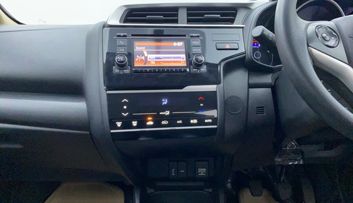 2018 Honda Jazz 1.2 V MT, Petrol, Manual, 17,785 km, Air Conditioner