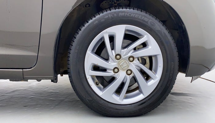 2018 Honda Jazz 1.2 V MT, Petrol, Manual, 17,785 km, Right Front Wheel