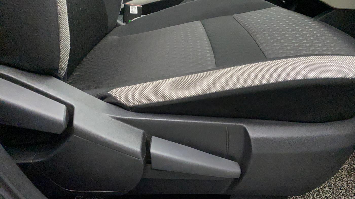 2021 Nissan MAGNITE XV DUAL TONE, Petrol, Manual, 16,936 km, Driver Side Adjustment Panel