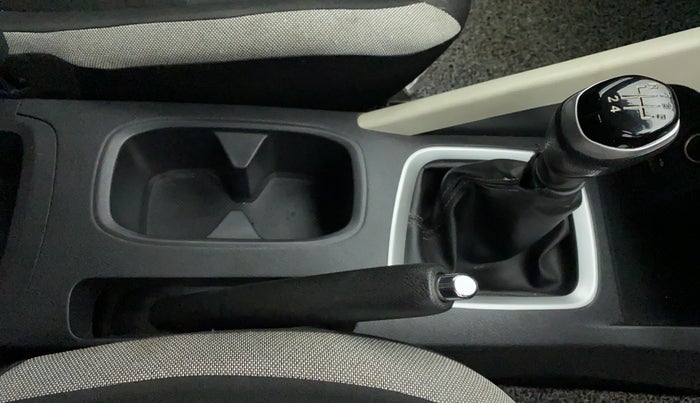 2021 Nissan MAGNITE XV DUAL TONE, Petrol, Manual, 16,936 km, Gear Lever
