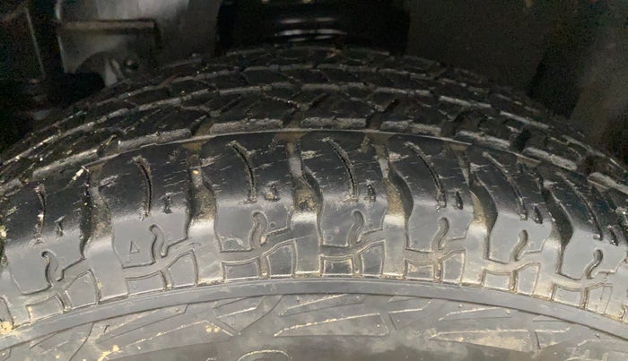 2022 Mahindra Thar LX PETROL HT 4WD AT, Petrol, Automatic, 20,628 km, Left Front Tyre Tread