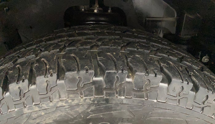 2022 Mahindra Thar LX PETROL HT 4WD AT, Petrol, Automatic, 20,628 km, Right Front Tyre Tread