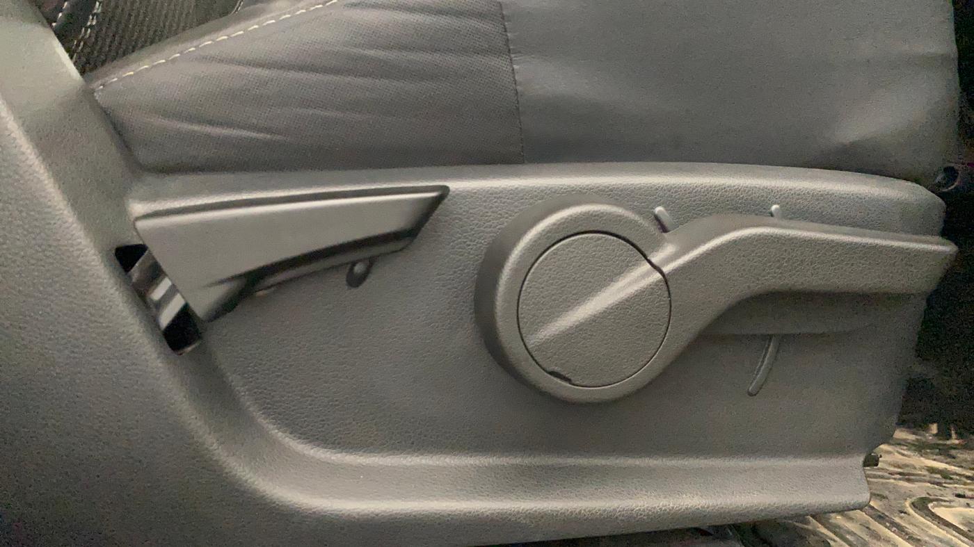 2022 Mahindra Thar LX PETROL HT 4WD AT, Petrol, Automatic, 20,628 km, Driver Side Adjustment Panel