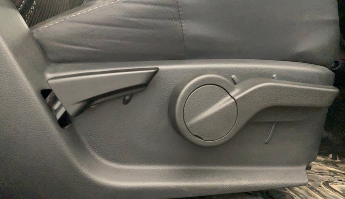 2022 Mahindra Thar LX PETROL HT 4WD AT, Petrol, Automatic, 20,628 km, Driver Side Adjustment Panel