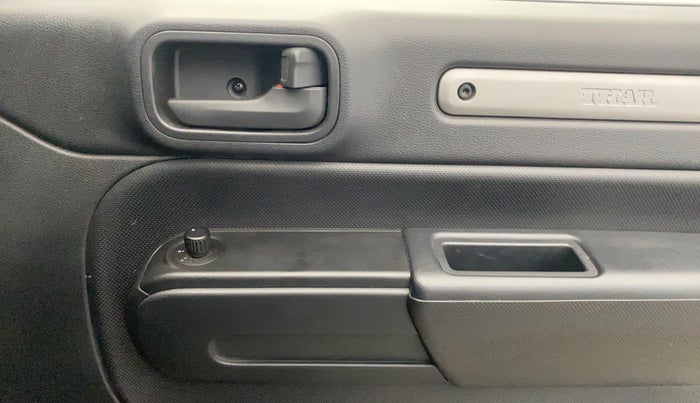 2022 Mahindra Thar LX PETROL HT 4WD AT, Petrol, Automatic, 20,628 km, Driver Side Door Panels Control