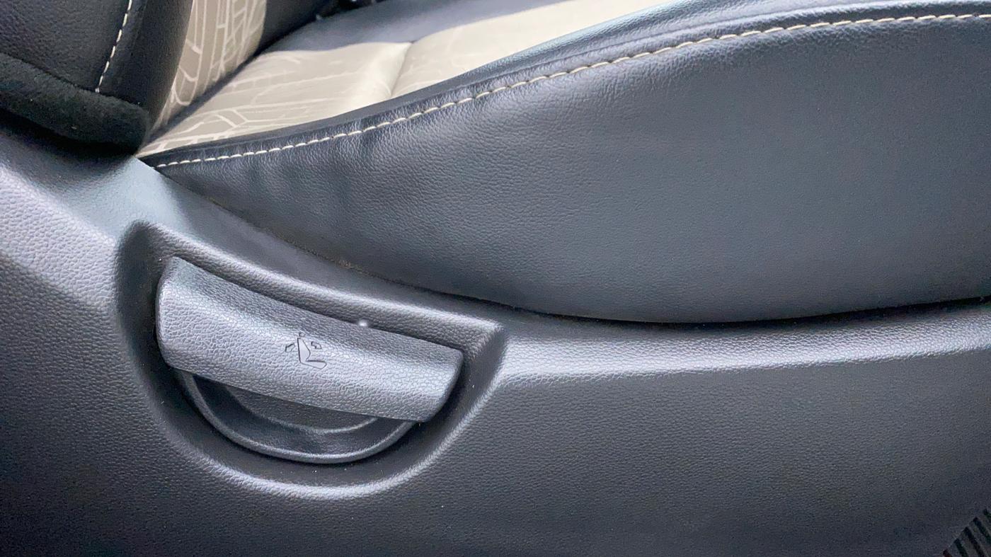 2019 Hyundai Grand i10 MAGNA 1.2 VTVT, Petrol, Manual, 15,958 km, Driver Side Adjustment Panel
