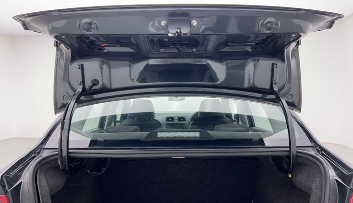 2018 Volkswagen Ameo Trendline 1.0, Petrol, Manual, 11,142 km, Boot Door Open