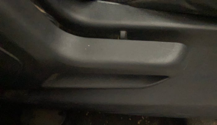 2023 Tata NEXON XM PLUS SUNROOF PETROL, Petrol, Manual, 32,145 km, Driver Side Adjustment Panel