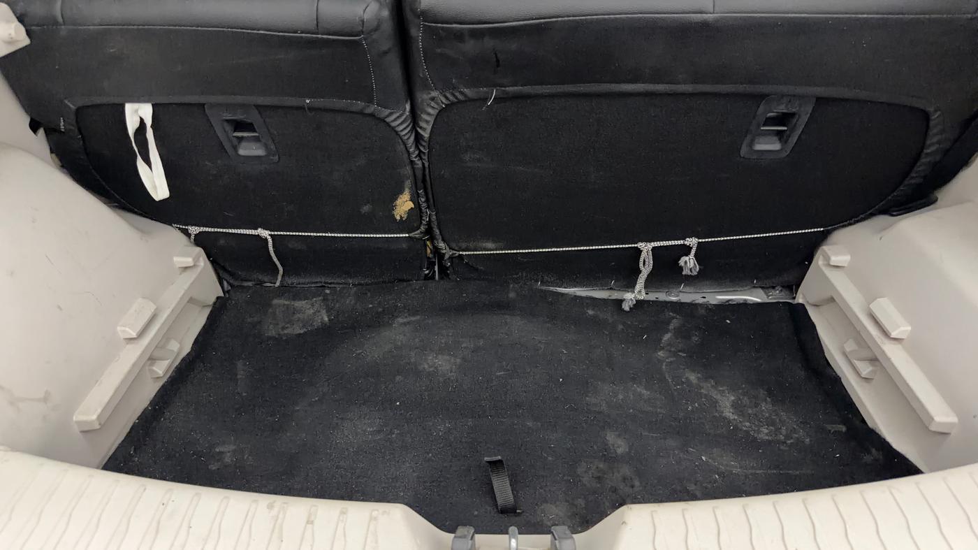 2019 Mahindra XUV300 W4 1.2 PETROL, Petrol, Manual, 27,390 km, Boot Inside