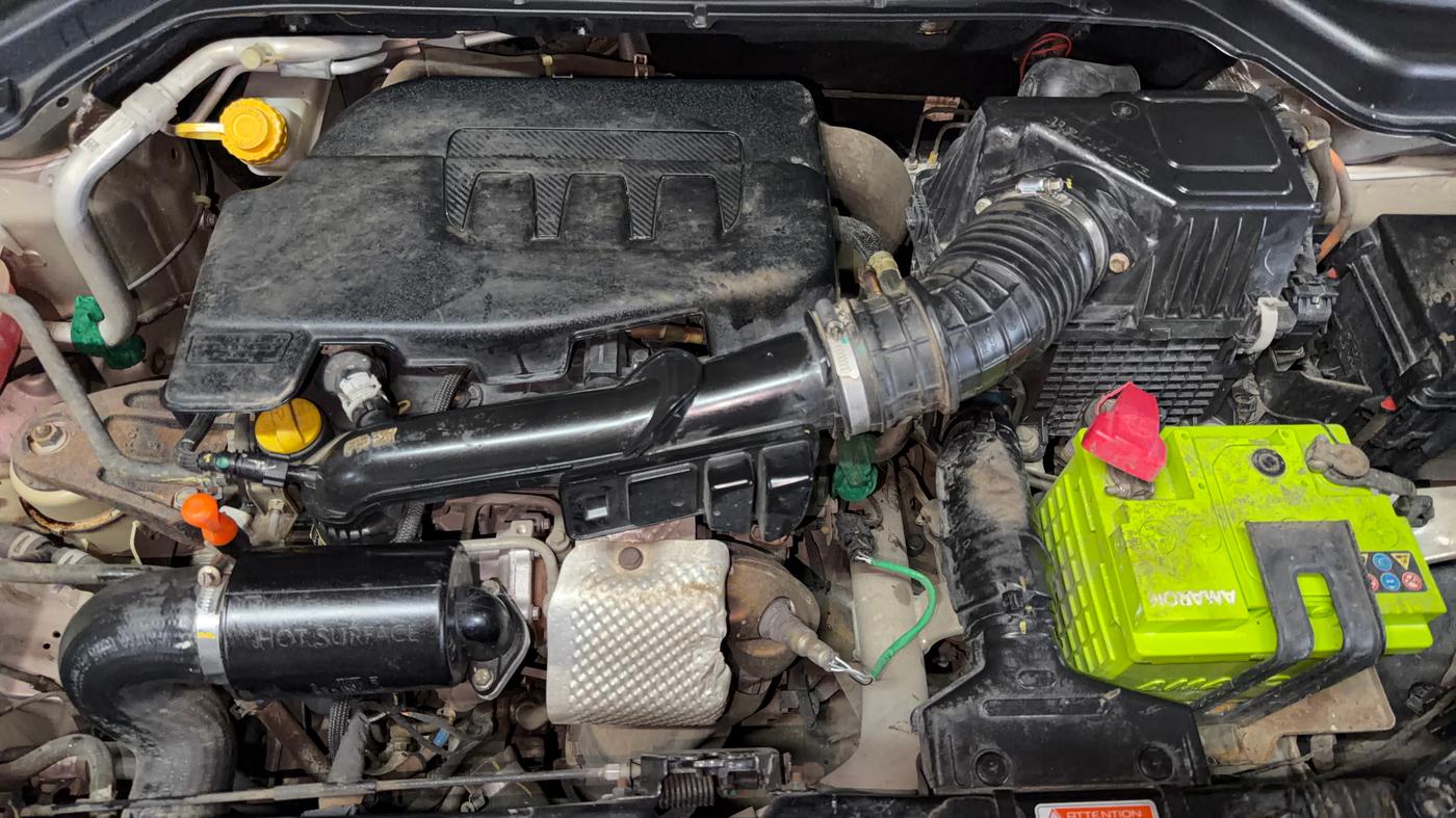 2019 Mahindra XUV300 W4 1.2 PETROL, Petrol, Manual, 27,390 km, Engine View