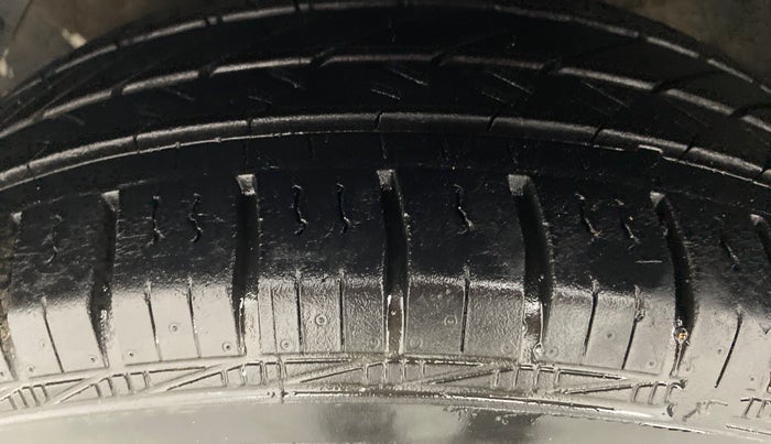 2011 Hyundai i20 MAGNA O 1.2, Petrol, Manual, 82,861 km, Left Front Tyre Tread