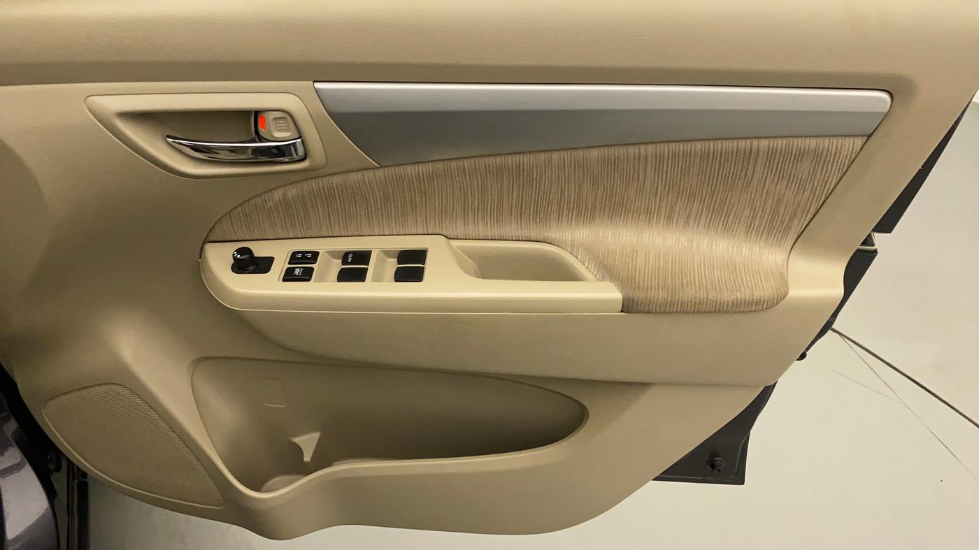 2013 Maruti Ertiga VXI CNG, CNG, Manual, 26,642 km, Driver Side Door Panels Control
