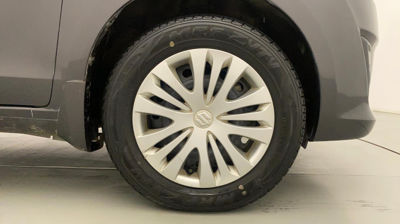 2013 Maruti Ertiga VXI CNG, CNG, Manual, 26,642 km, Right Front Wheel