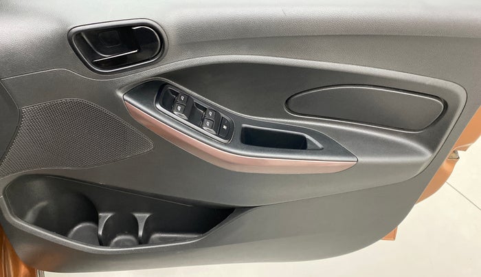 2020 Ford FREESTYLE TITANIUM 1.2 TI-VCT MT, Petrol, Manual, 34,265 km, Driver Side Door Panels Control
