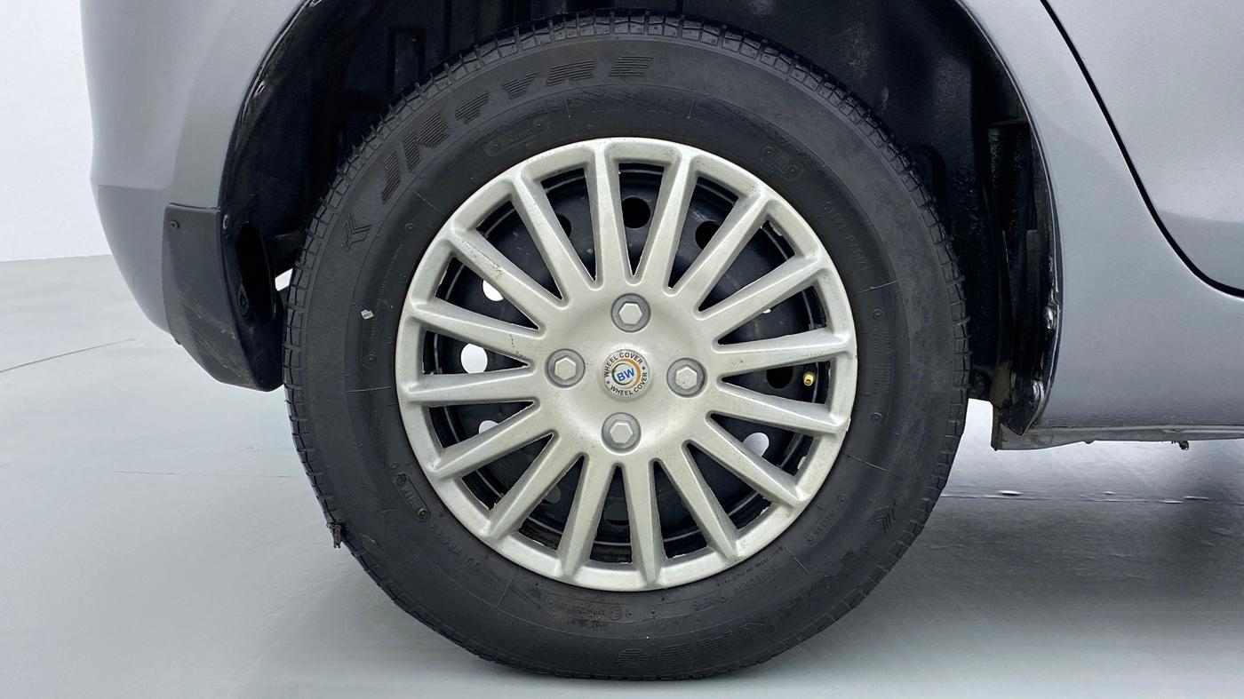 2014 Maruti Swift VXI D, Petrol, Manual, 55,242 km, Right Rear Wheel