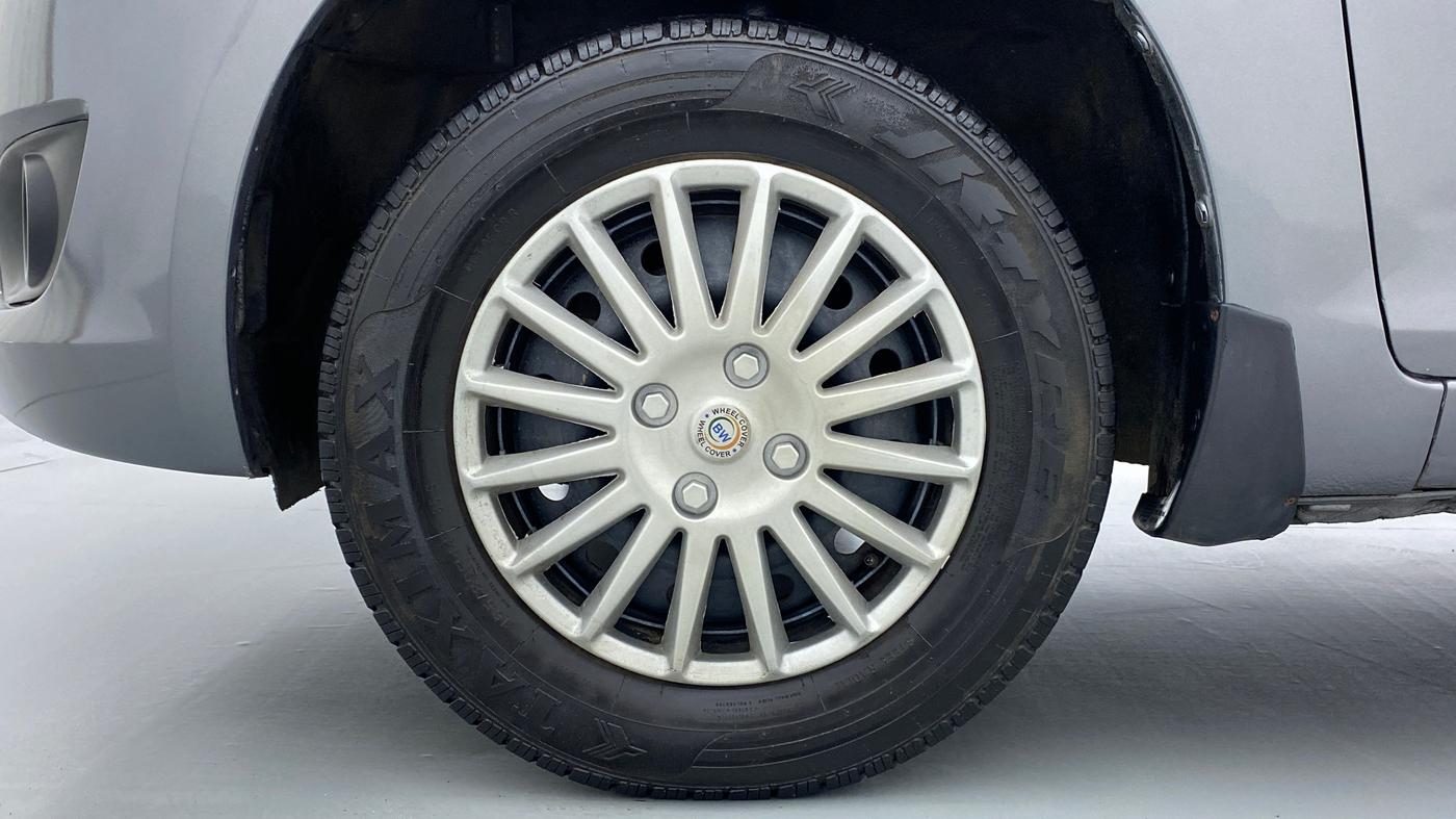 2014 Maruti Swift VXI D, Petrol, Manual, 55,242 km, Left Front Wheel